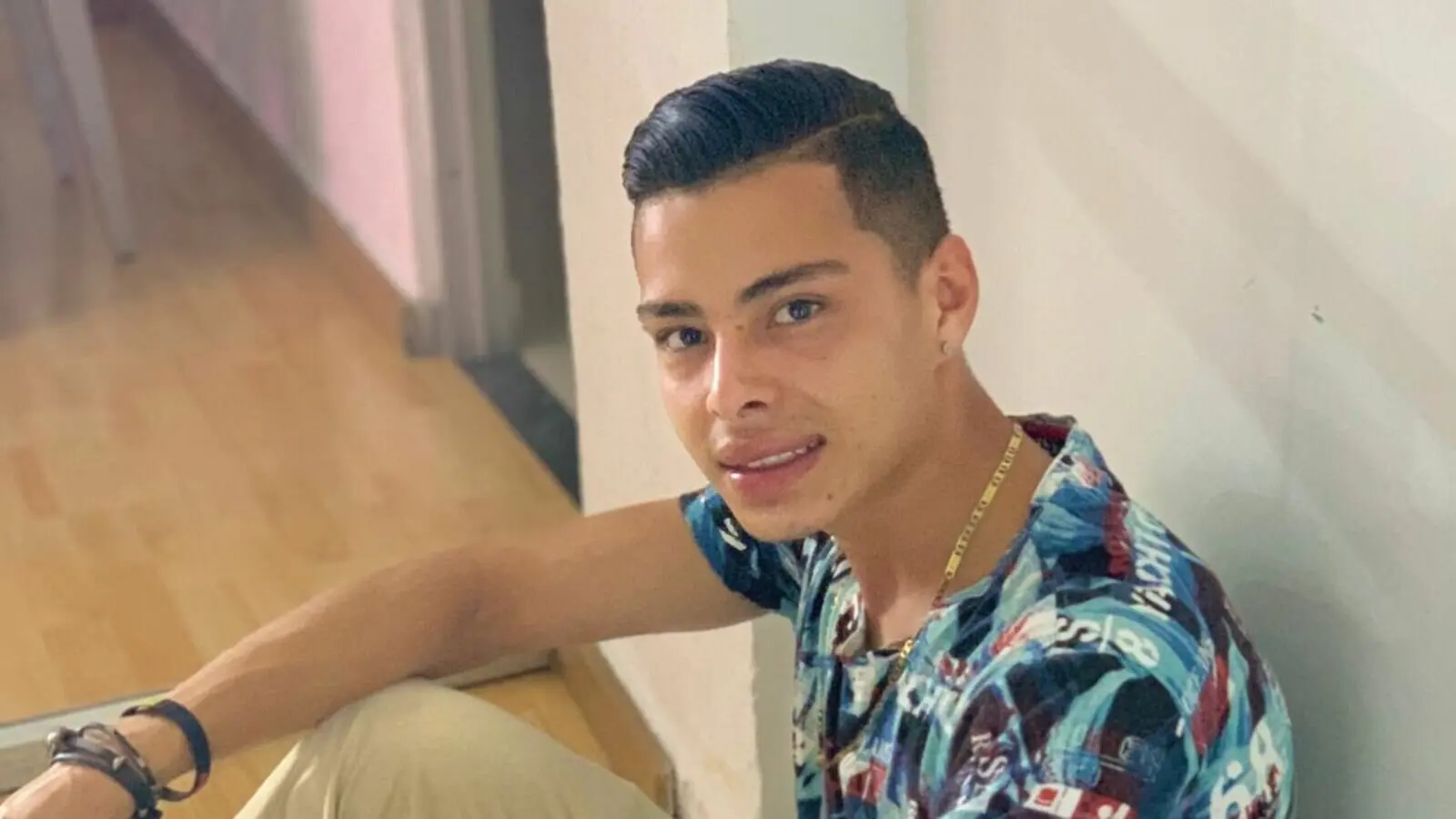 Enter ArthurGrey VIP Show