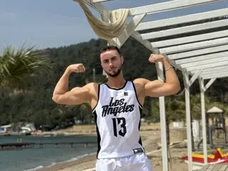 Enter RyanStorm VIP Show