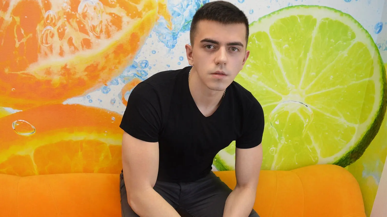 Enter UrLoverDorian VIP Show