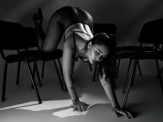 Enter AlessandraMoss VIP Show