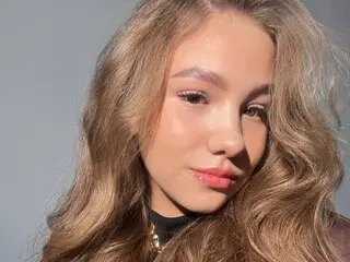 Enter AnnellePerault VIP Show