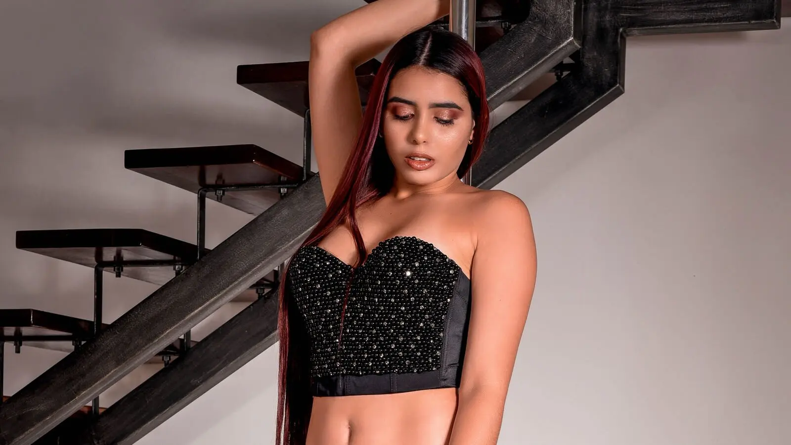 Enter AuroraHills VIP Show