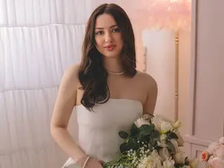 Enter ChristinaCox VIP Show