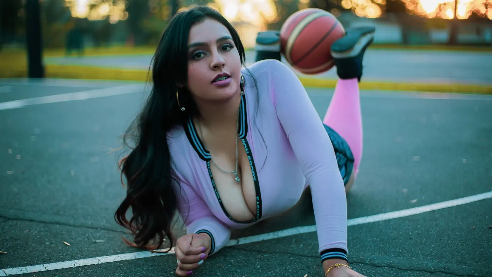 Enter DayaneBaker VIP Show