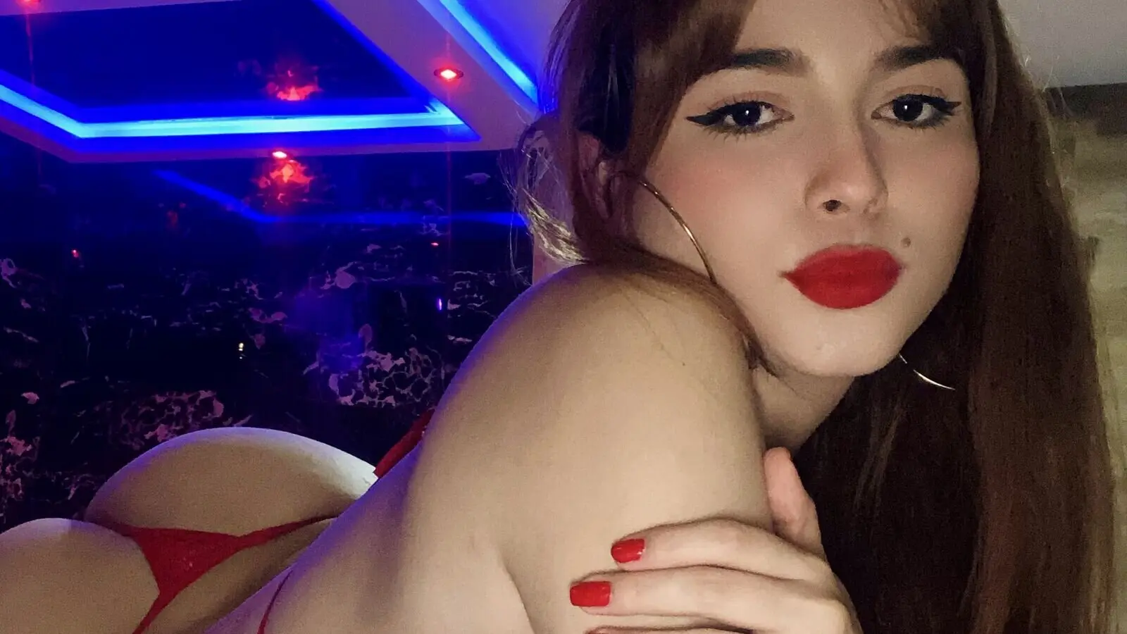 Enter IsabellaColin VIP Show