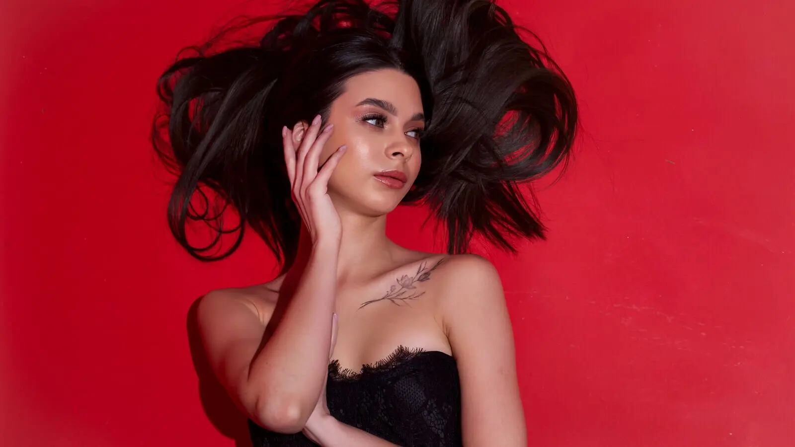 Enter LillyGrays VIP Show