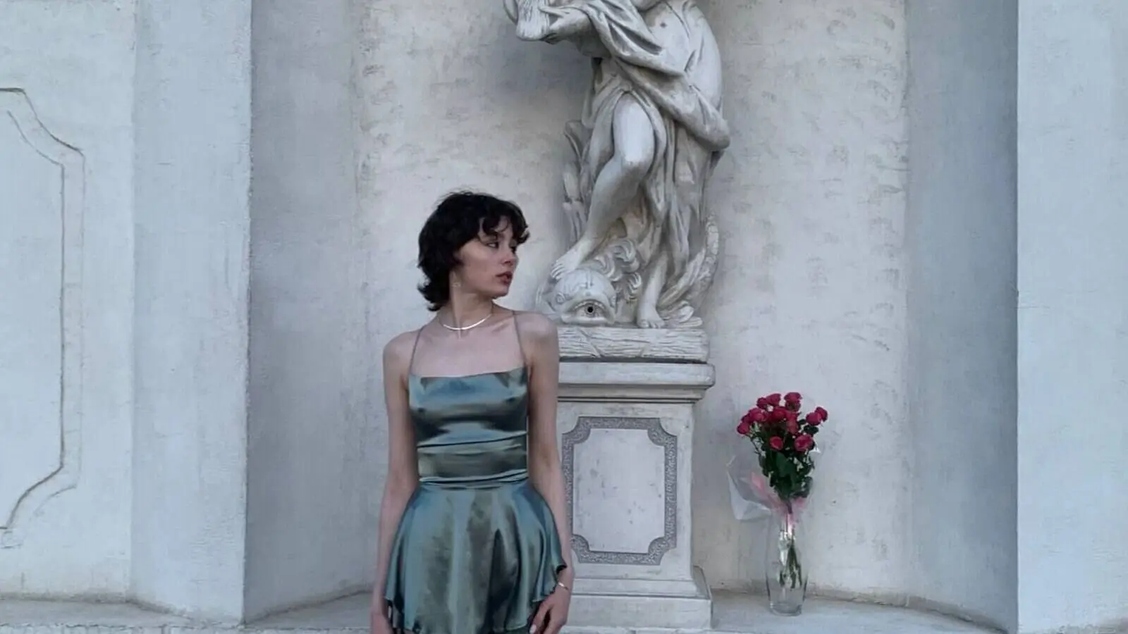 Enter LolaLeys VIP Show