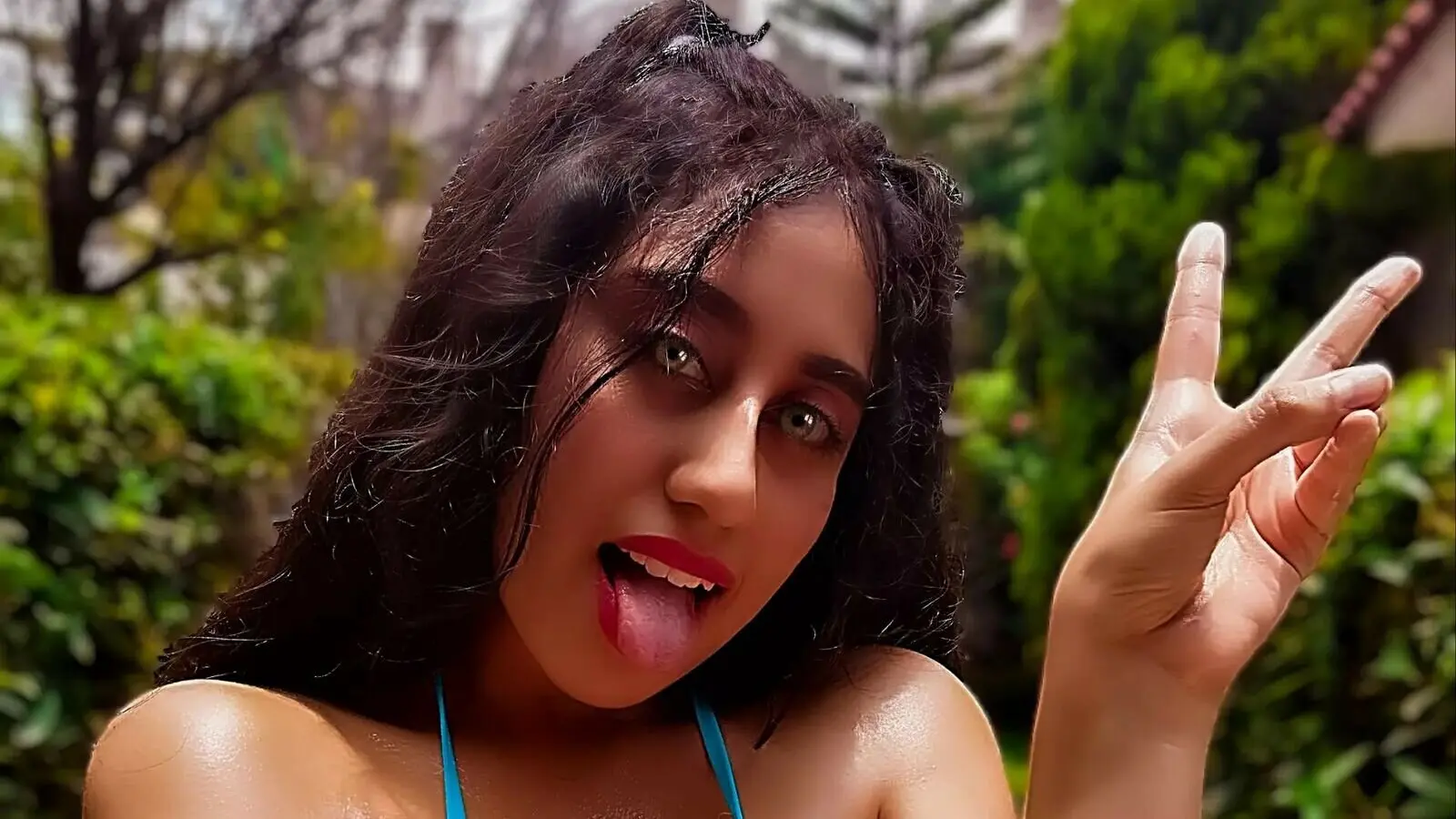 Enter MiaElisse VIP Show