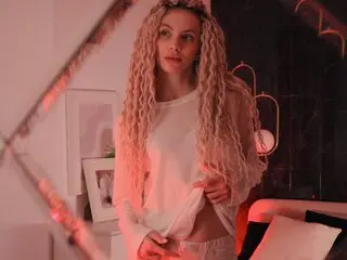 Enter MiaSilks VIP Show