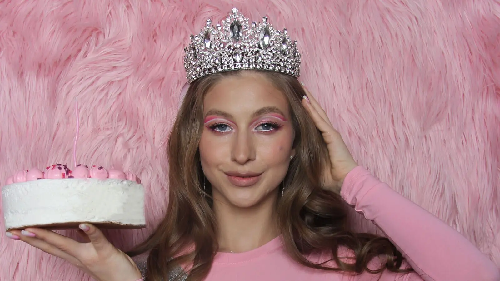 Enter MissemilyNoir VIP Show