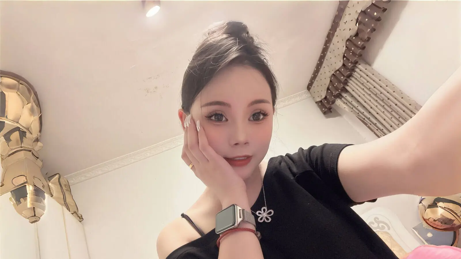 Enter TangXiaoxiao VIP Show