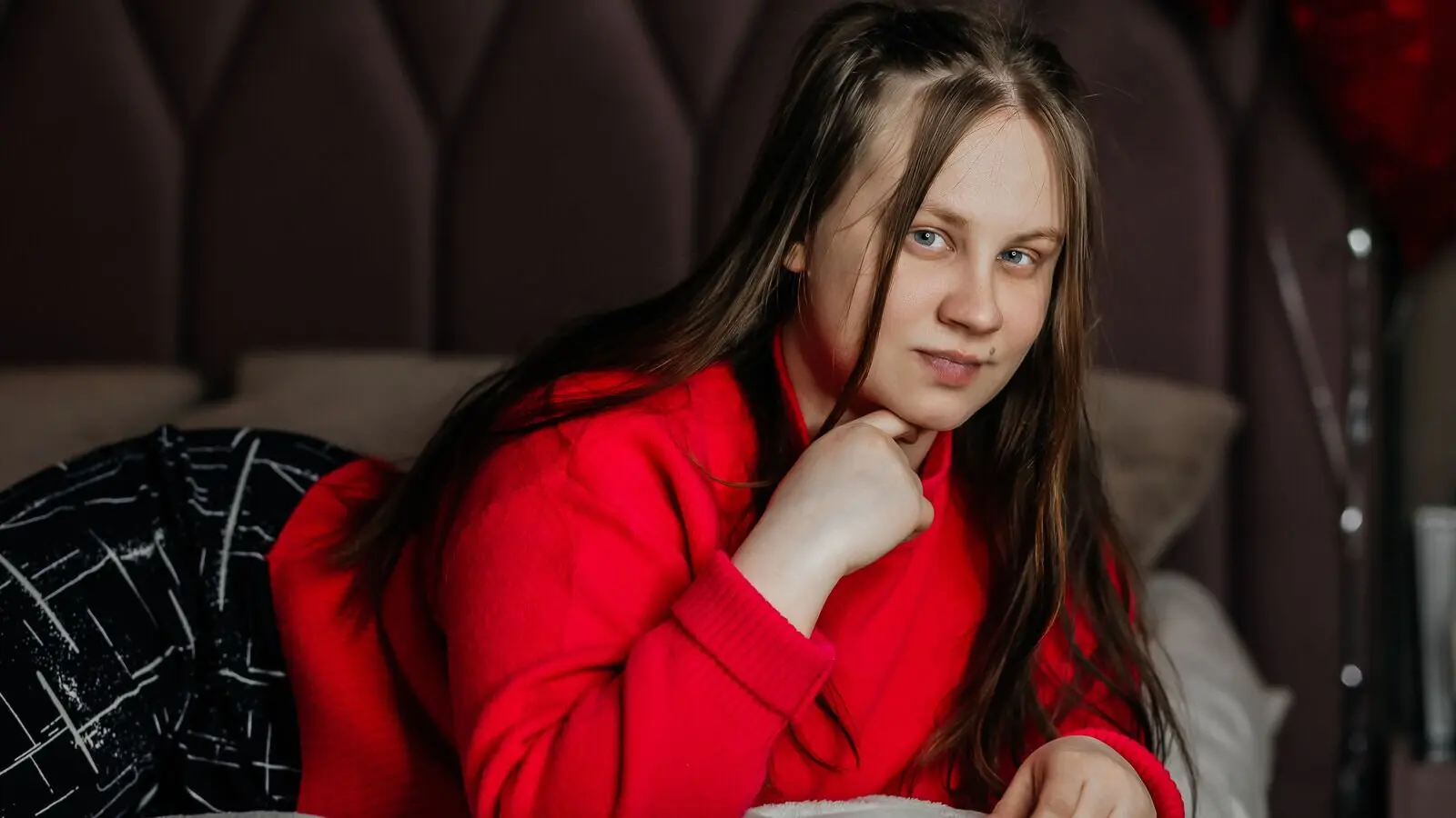 Enter ToriPerez VIP Show