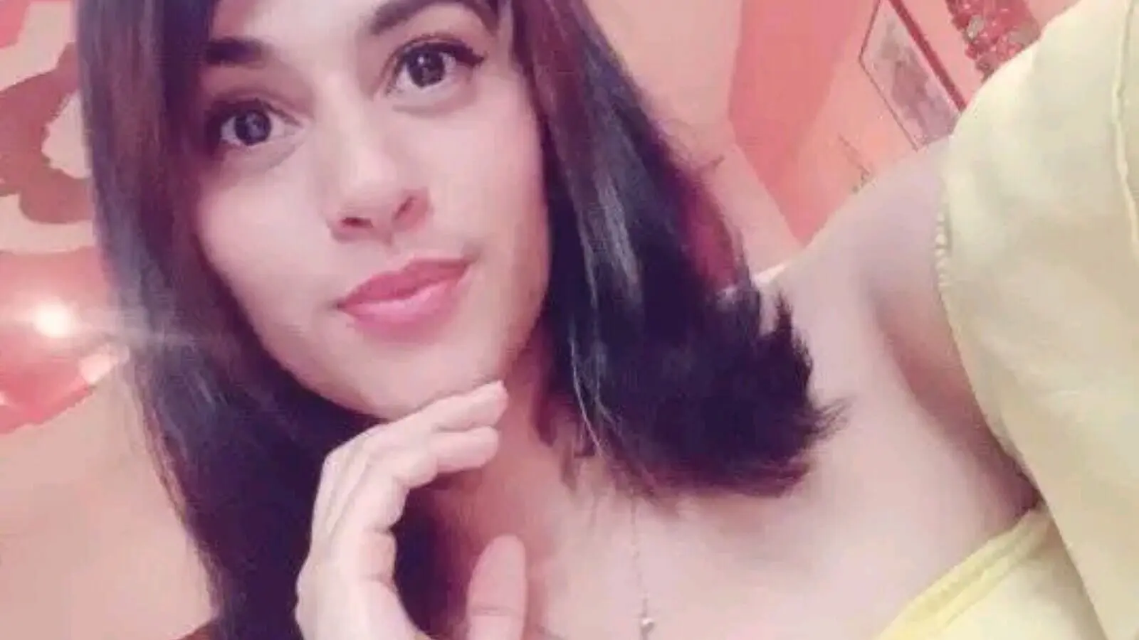 Enter ValentinaParrat VIP Show