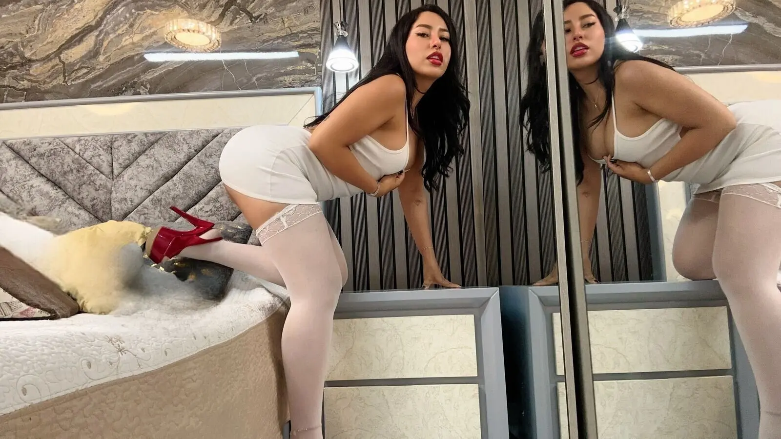 Enter ValentinaReinas VIP Show