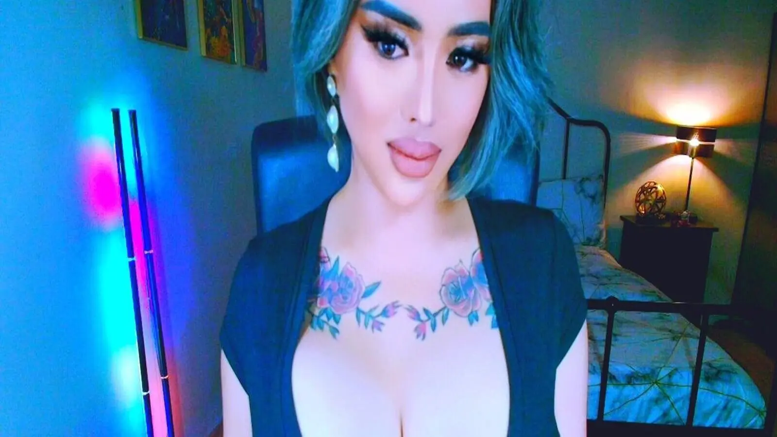 Enter AllyAdams VIP Show